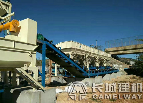 移動(dòng)混凝土90型攪拌站