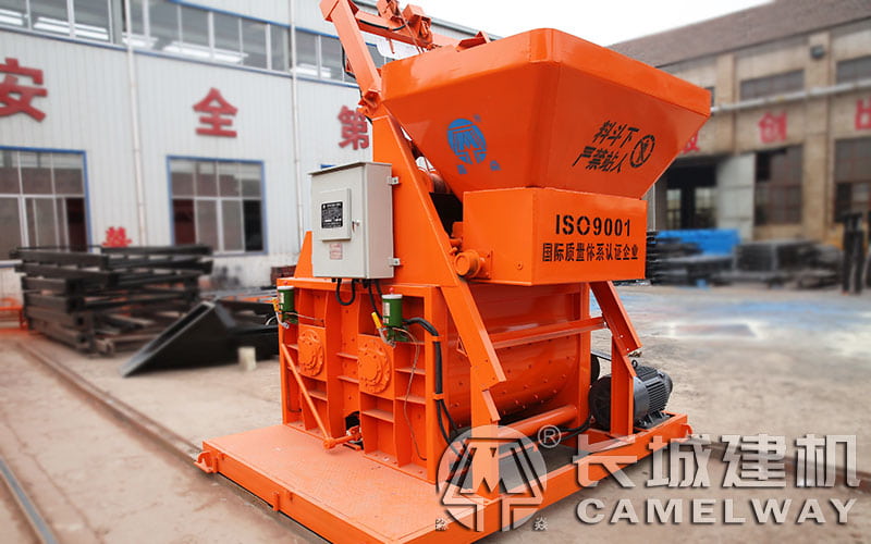 提升斗式混凝土攪拌機(jī)