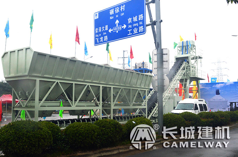 眾多企業(yè)前來參展