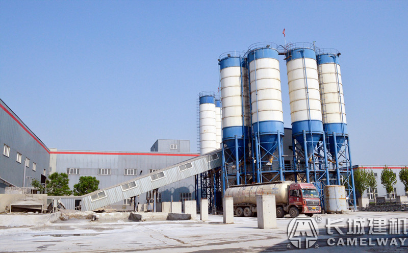 長城建機(jī)-三立攪拌站雙站現(xiàn)場 長城建機(jī)-三立攪拌站雙站現(xiàn)場