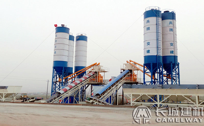 混凝土攪拌站現(xiàn)場圖片 混凝土攪拌站現(xiàn)場圖片