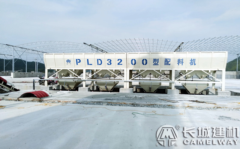 HZS75/90/120/180攪拌站配料機(jī)是什么型號(hào)