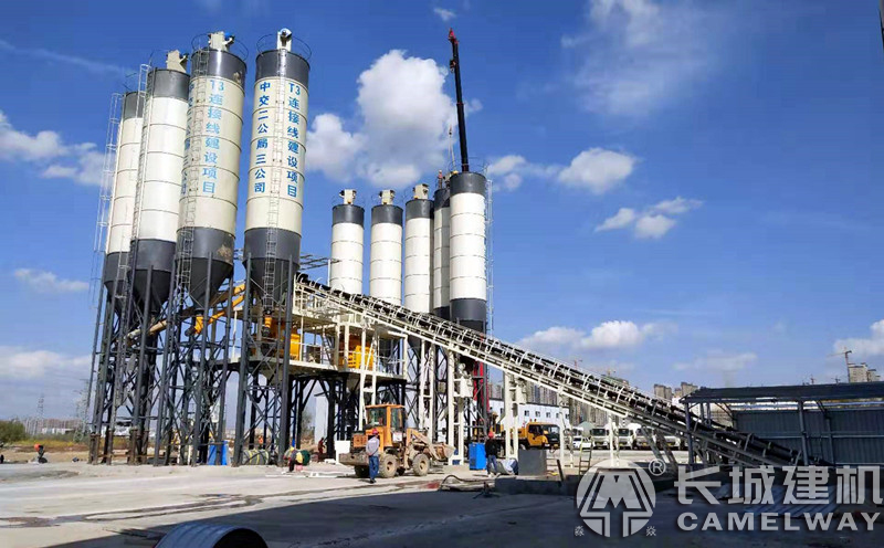 蘭州機場擴建雙HZS120攪拌站生產(chǎn)線 蘭州機場擴建雙HZS120攪拌站生產(chǎn)線